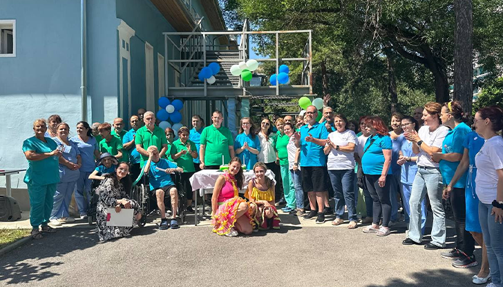 Заместник-кметът Димитър Недев поздрави екипите на двата центъра за грижаВ