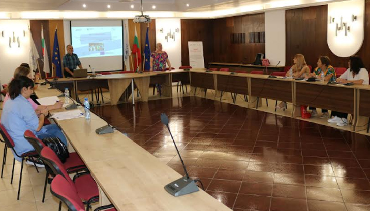 Обучението се е реализирало през последните два месеца175 специалисти, работещи