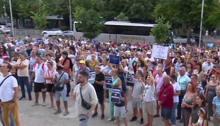 Мероприятията се провеждат тази вечер в София и във ВарнаСтотици