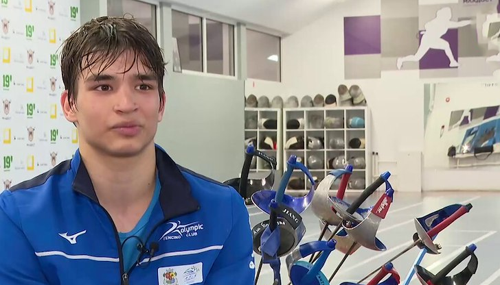 Младежът триумфира в Истанбул срещу 62 съперника от 11 държави14-годишният