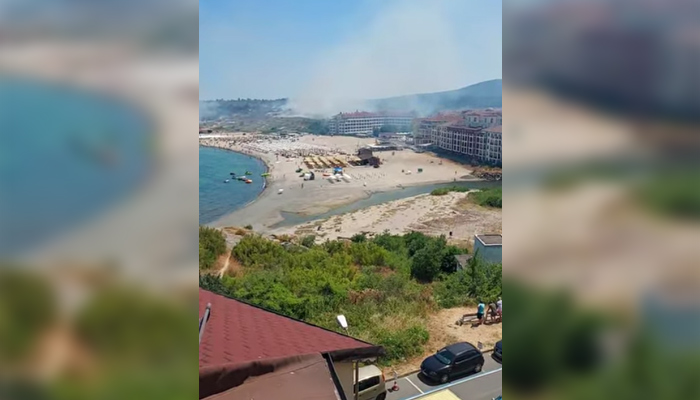 Пет пожарни екипа се борят с пламъците, полицията отцепи районаПожар