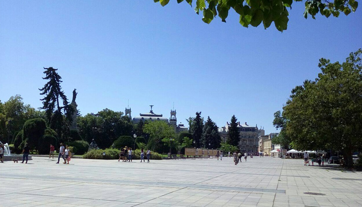 Към 15:00 часа температурата на сянка достигна 40,5°Рекордни 40,5 градуса