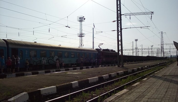 БДЖ съобщи за температурни ограничения по основните линии към моретоМасови