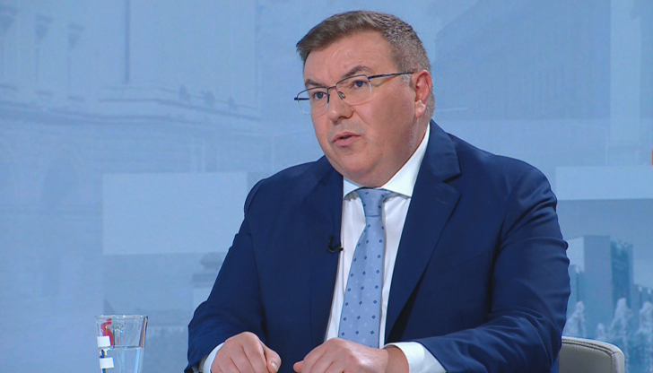 Депутатът от ГЕРБ-СДС е категоричен, че правителството ще оцелее при