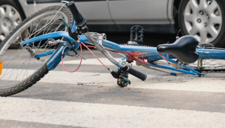 19-годишен шофьор не спазил предимството и ударил 71-годишен колоездачПътнотранспортно произшествие