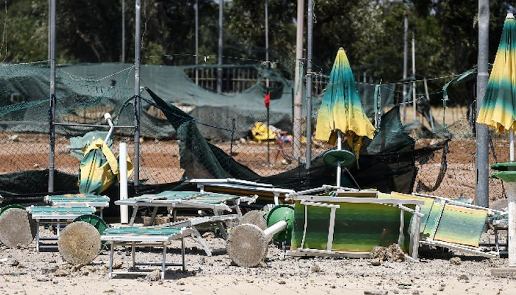 Сред пострадалите са 18 полицаи и пожарникари, един е в