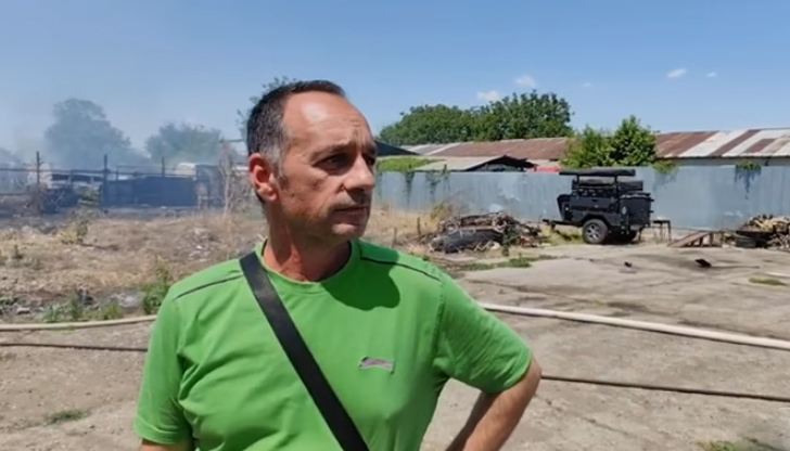 Вятърът е североизточен и димните газове отиват на югПредставител на