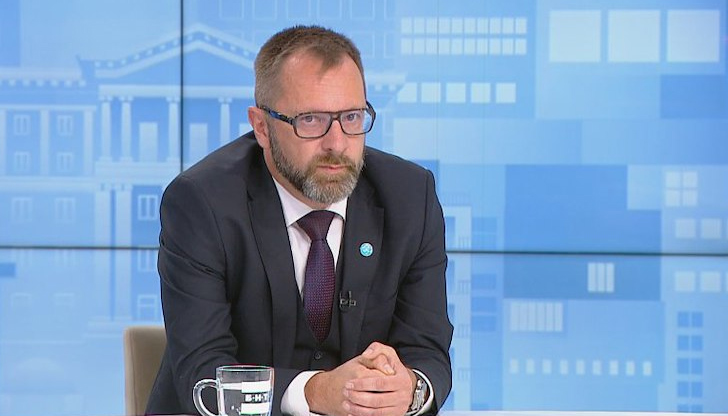 Бюджетът от 2,5 милиарда не бил достатъчен, но се харчело