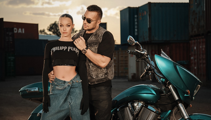 Парчето, озаглавено Няма да се дам, е в дует с