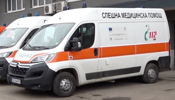Пострадалият е транспортиран в болница в Пловдив и е в