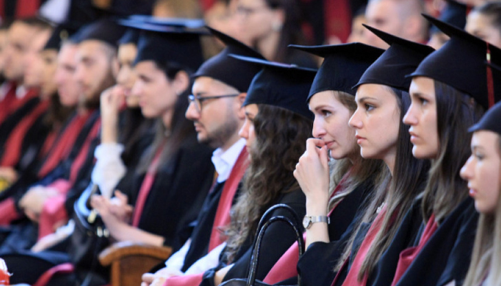 Парламентът прие на първо четене намаление с 25%, работи се