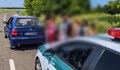 Полицаи спряха Skoda Felicia с 18 души вътре