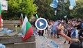 Гневът в Плевен ескалира - хвърлиха бутилки и стотинки по общината