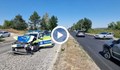 Патрулка се блъсна челно с кола край Плевен