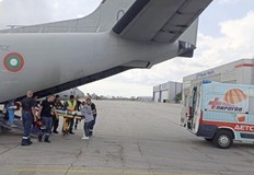 Военният самолет транспортира детето до София за по малко от четири