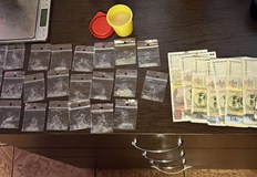 Задържана е и 17 годишна плевенчанка която пътувала с двама възрастни