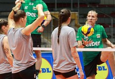 Българките отстъпиха с 1 3 в първия мач от групата в