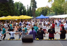 Дядо Стоян на 76 години впечатли всички с ръченица и