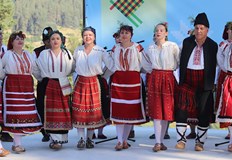 Дванайсет са златните отличия от престижния национален събор на народното