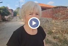 Въпреки предупрежденията на властите хора от селото остават по домовете