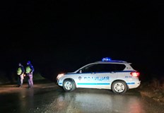 Едната от колите се е обърнала по таванТежка катастрофа затвори