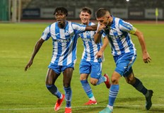 Двата отбора ще премерят сили в 18 00 часа в СанданскиФутболните