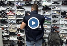 Пет търговски обекта и складово помещение са претърсени през уикенда