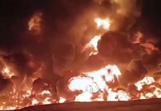 Новошахтинската петролна база е в пламъци след нощна атака спрян