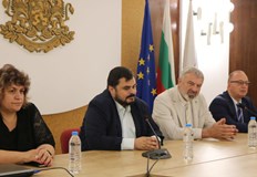 Заместник министърът на образованието Петър Николов проведе работна среща в Областна