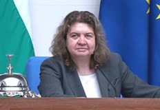 Председателят на НС коментира исканата й оставка и работата на