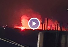 Евакуират три села на Кефалония мобилизирани са всички пожарникари на