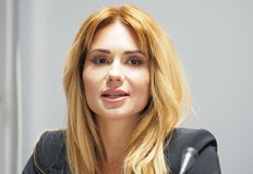 Велислава Делчева внася кандидатурата на Филипова в Народното събраниеМария Филипова