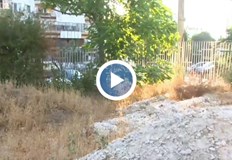 Електрически кабел без документация спира ремонта в Аспарухово Деца пресичат