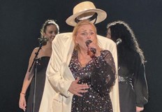 Певицата ще радва русенци с песните си от сцената на