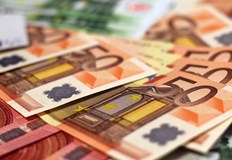 Възрастните хора ще получат брошури с образци на евробанкноти и