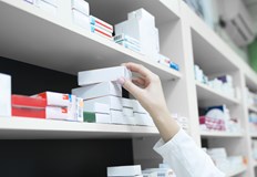 Софтуерът закъсня фармацевтите принудени да коригират цените ръчноАптеките в България