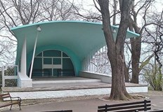 Разнообразна музикална програма и фолклорни танцови изпълнения очакват варненци и