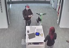 Любомир Петлешков избягал с тротинетка39 годишният българинЛюбомир Петлешков е арестуван в