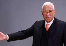 Европа трябва да участва във всички мирни преговори заедно с