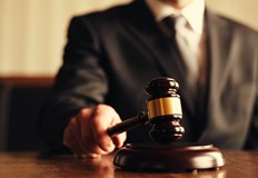 Мъжът ограбил хотелски стаи и заплашвал с пистолет гости от