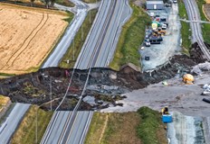 Кола попадна във водата на езеро Несватнет евакуираха две къщи