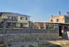 Три пожарни екипа потушиха огъня няма пострадали хора и опасност