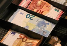 Собствениците на малки магазини плащат по 120 лева за всеки