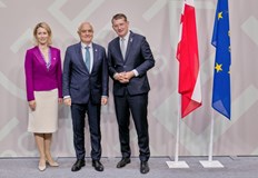 Министърът на отбраната участва в неформална среща на европейските си