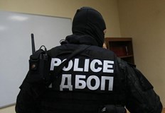 МВР въвежда щадящи електрошокови палки Министерството на вътрешните работи стартира