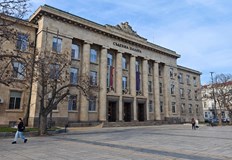 47 годишният мъж отнел дамски чанти в района на жп гарата