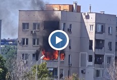 Пламъците са засегнали и апартамента на горния етажПожарът който избухна