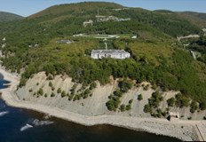 Пламъците обхванаха над 40 хектара гора близо до черноморската резиденцияРуски