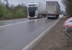 Защо масовите нарушения от румънски и турски шофьори остават без