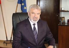 Според областния управител на Русе Общинският съвет няма правомощия за